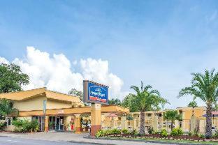 Howard Johnson By Wyndham Historic לייק צ'ארלס חדר תמונה